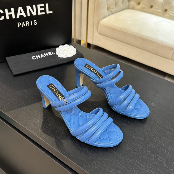 Sandales CC 26C Double C brides en peau de mouton bleue