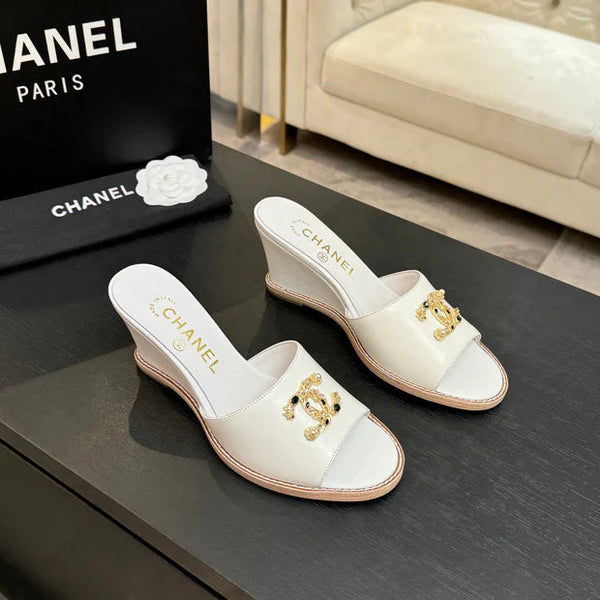 CC 2026 Wedge Sandals 65 Black Lambskin Gold Black Logo 667764