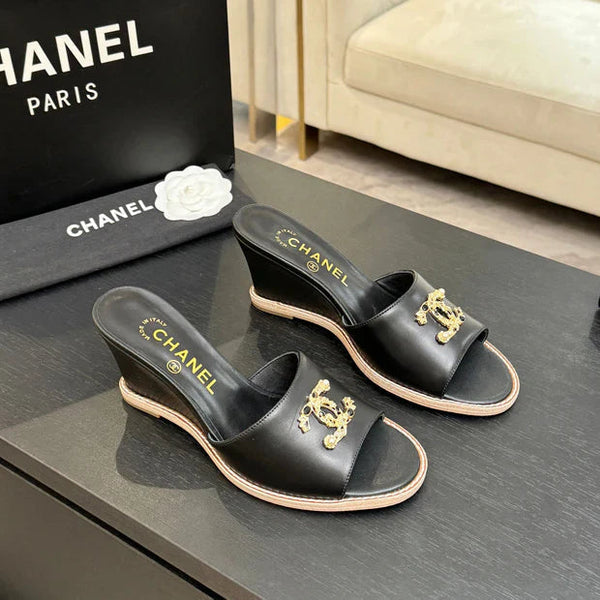 CC 2026 Wedge Sandals 65 Black Lambskin Gold Black Logo 667764