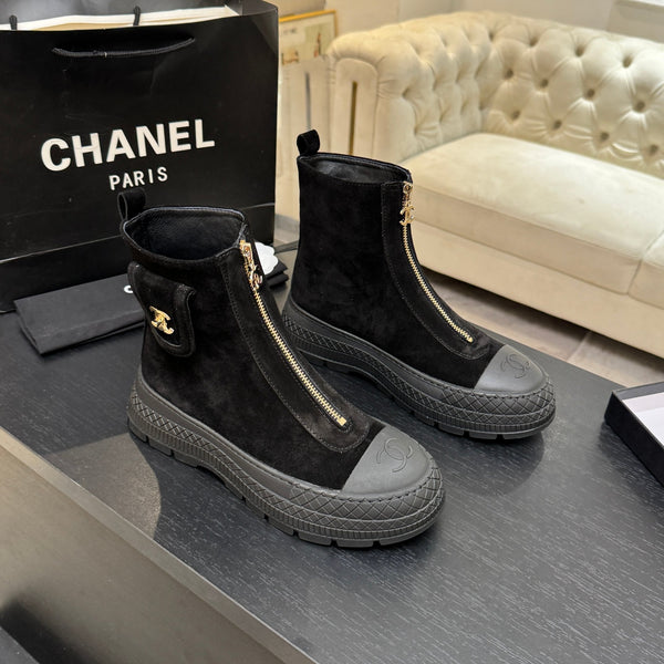 CC 26s Front-Zip Ankle Boots Black Suede Leather 106811