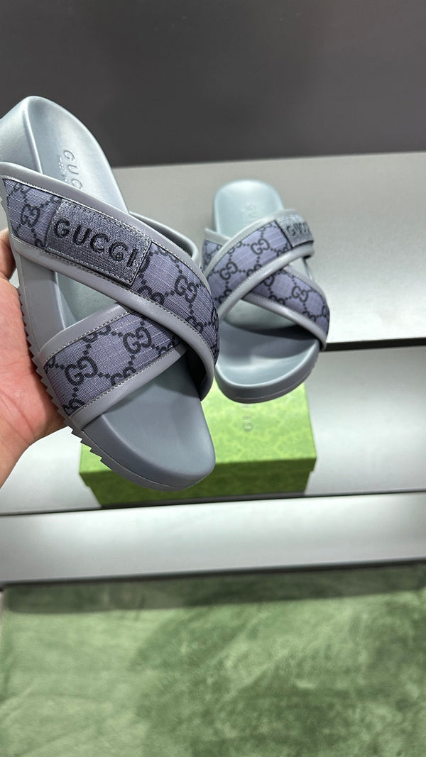 Sandali da uomo GG in pelle di poliestere viola grigio 547242