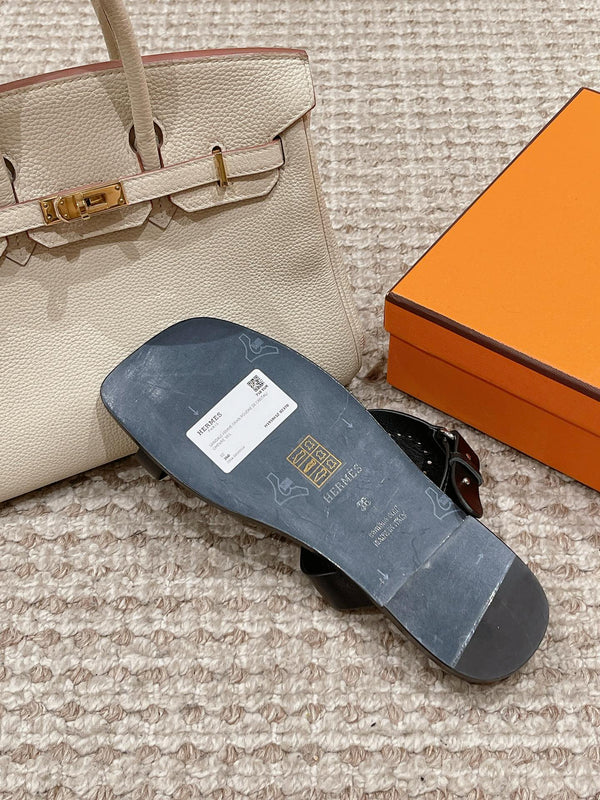 HM Hera Sandal Black Cowhide 544538