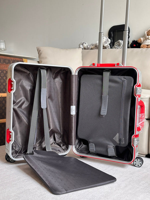Valise Rimowa 2025 Cabin Twist 21 pouces Argent Rouge Aluminium 273826
