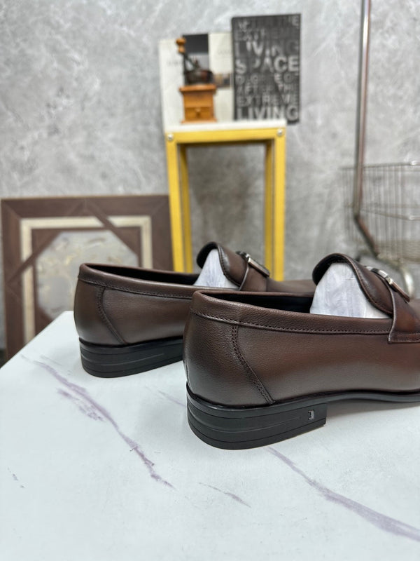 Mocassino da uomo GG in pelle di vacchetta marrone 532510