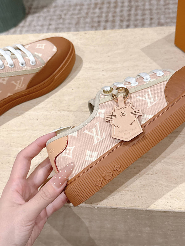 LV Lagoon Sports Shoes Beige Canvas 532989