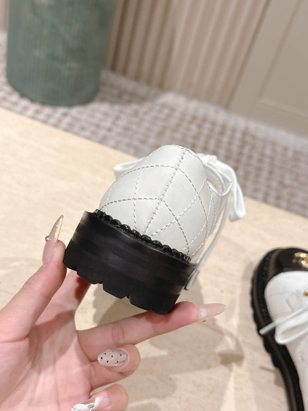 Chaussures CC 26s 2cm Noir Blanc Matelassé Cuir de veau 583904