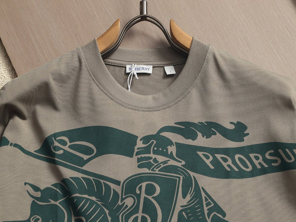 T-shirt surdimensionné Burberry homme Knight en coton vert-gris