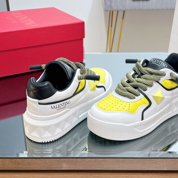 Baskets Garavani VT 2025 Blanc Noir Jaune Cuir de vachette 546976