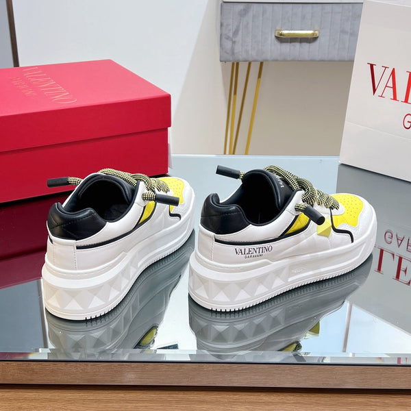 Baskets Garavani VT 2025 Blanc Noir Jaune Cuir de vachette 546976