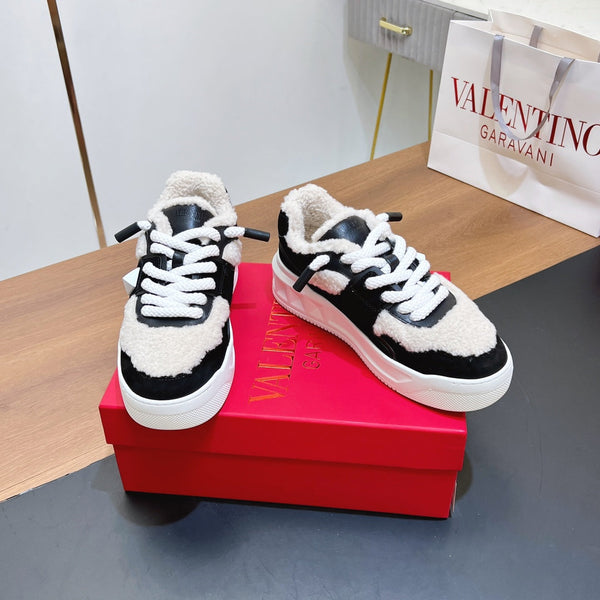 VT 2025 Baskets Garavani Daim Noir Laine Cuir 546984
