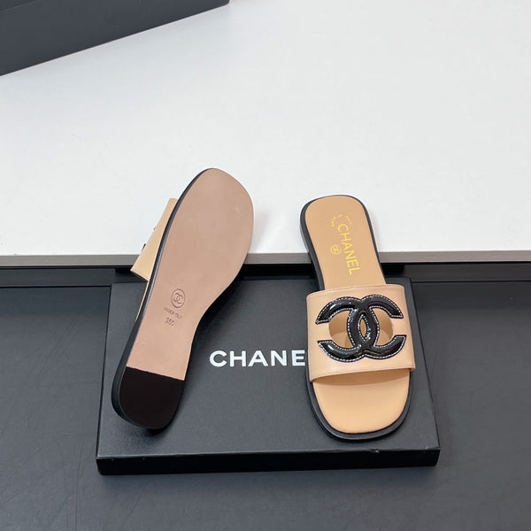 Ciabatte CC in pelle di vitello beige scuro 149746