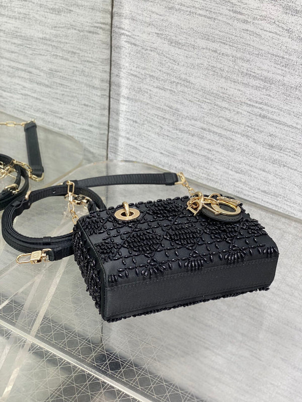 MINI BORSA DA DONNA 16 IN RASO NERO E PELLE DI VITELLO CON DISEGNO DI PERLINE