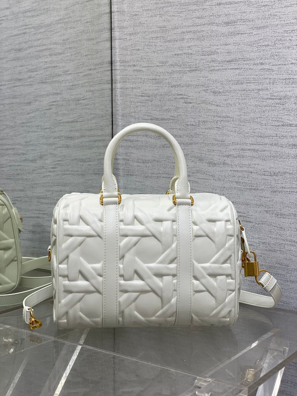 BORSA GROOVE 25 IN PELLE DI VITELLO MACROCANNAGE BIANCA CON FERRAMENTA ORO