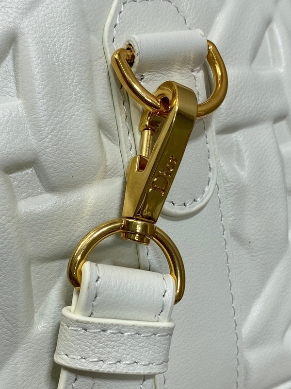 BORSA GROOVE 25 IN PELLE DI VITELLO MACROCANNAGE BIANCA CON FERRAMENTA ORO