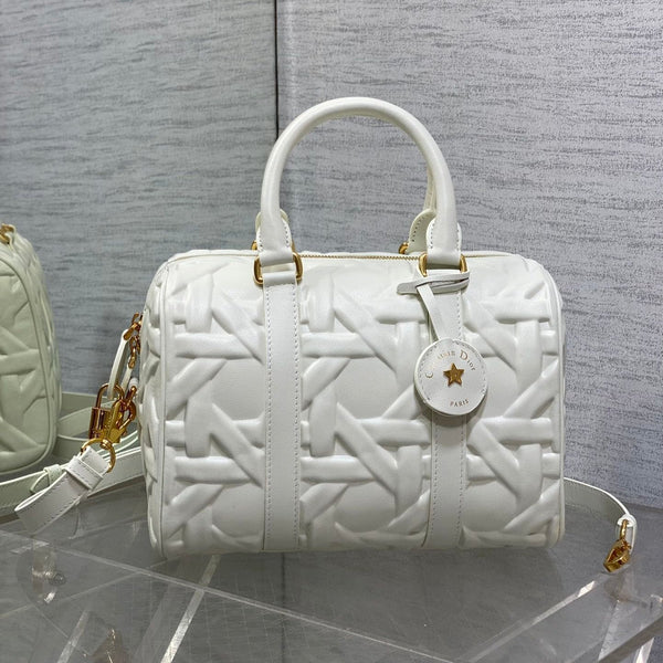 BORSA GROOVE 25 IN PELLE DI VITELLO MACROCANNAGE BIANCA CON FERRAMENTA ORO