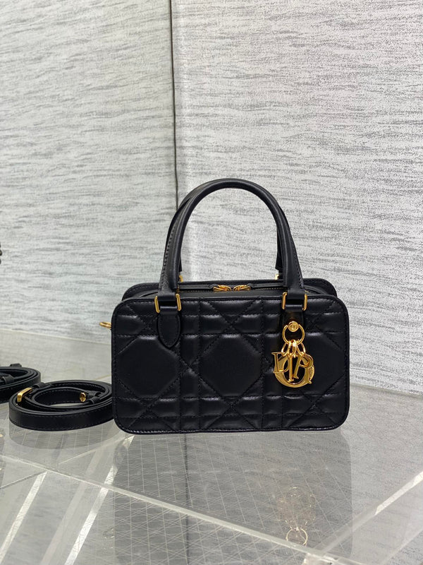 BORSA MINI GROOVE 20 IN PELLE DI VITELLO MACROCANNAGE NERA