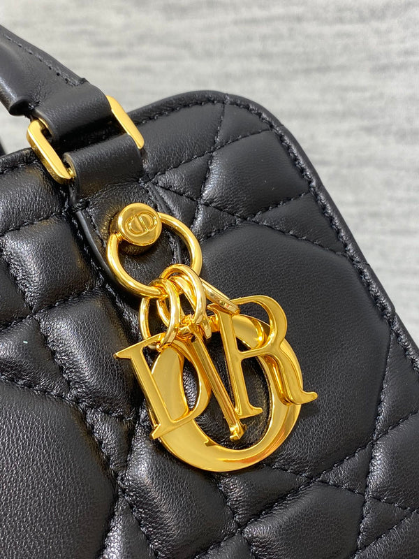 BORSA MINI GROOVE 20 IN PELLE DI VITELLO MACROCANNAGE NERA