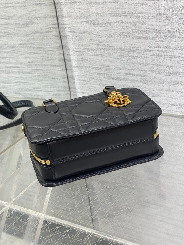 BORSA MINI GROOVE 20 IN PELLE DI VITELLO MACROCANNAGE NERA