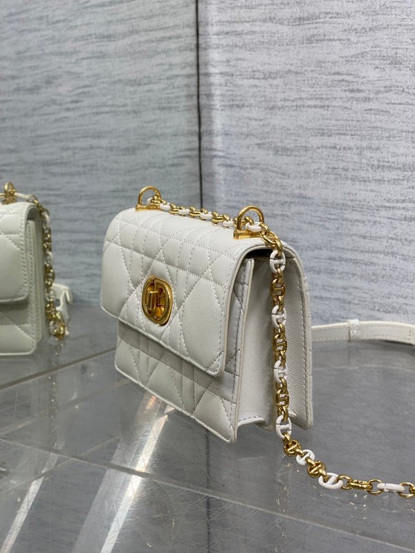 BORSA MISS CARO MINI 17 IN PELLE DI AGNELLO MACROCANNAGE BIANCA