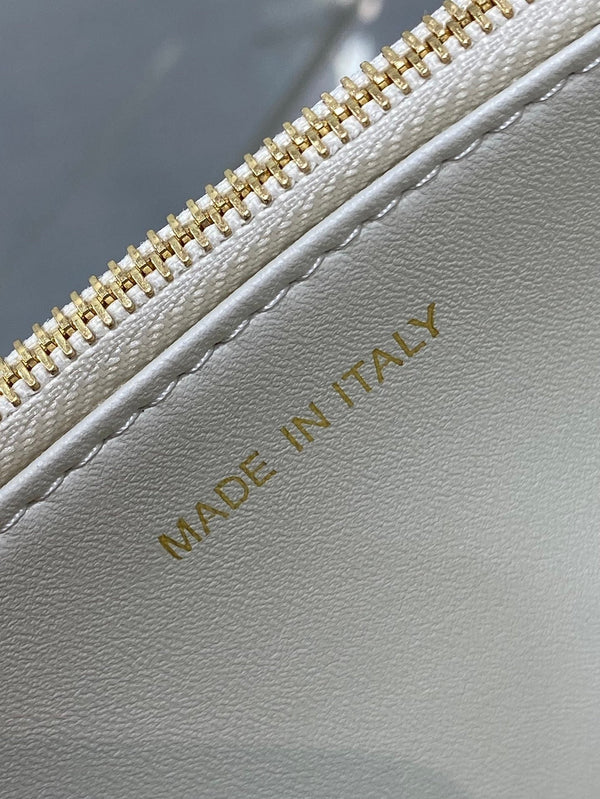 BORSA MISS CARO MINI 17 IN PELLE DI AGNELLO MACROCANNAGE BIANCA