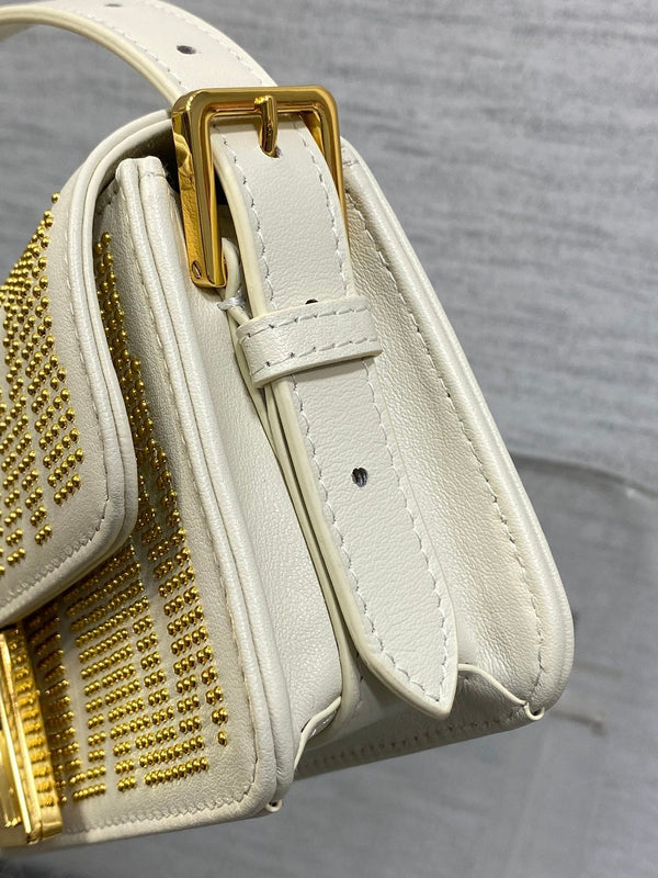 MINI BORSA CON PATTA 18 IN PELLE DI AGNELLO BIANCA CON STRASS ORO