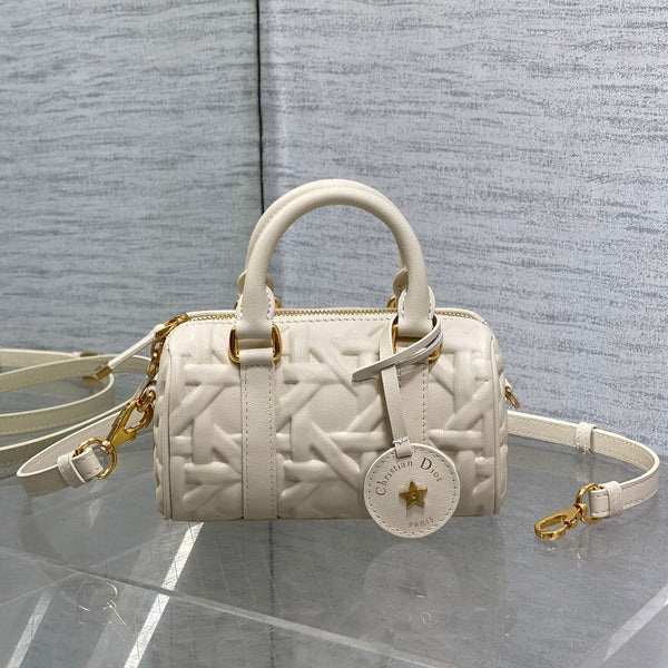 BORSA GROOVE 17 IN PELLE DI VITELLO MACROCANNAGE BIANCO CREMA CON FERRAMENTA ORO