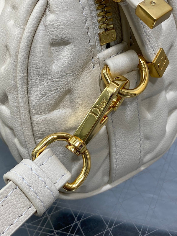 BORSA GROOVE 17 IN PELLE DI VITELLO MACROCANNAGE BIANCO CREMA CON FERRAMENTA ORO