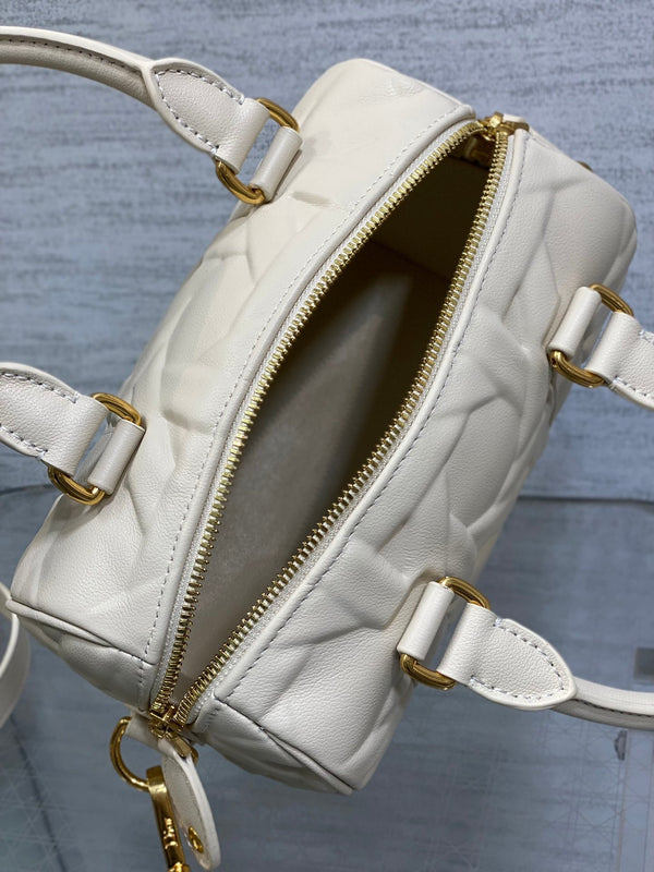 BORSA GROOVE 20 IN PELLE DI VITELLO MACROCANNAGE BIANCO CREMA CON FERRAMENTA ORO