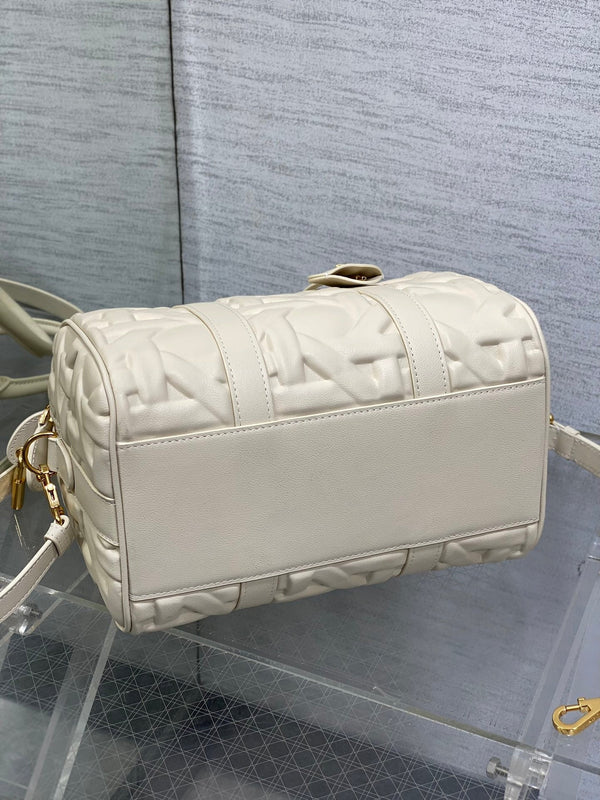 BORSA GROOVE 25 IN PELLE DI VITELLO MACROCANNAGE BIANCO CREMA CON FERRAMENTA ORO