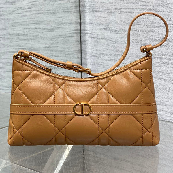 Sac Miss Caro Dior 2025 18 cm en cuir d'agneau Macrocannage marron clair 272804