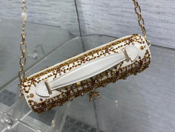 Sac Brodé de Micro-perles et Sequins Dior 2025 Cuir de Veau Blanc Or 21cm 270503