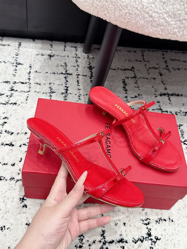 FG 26s T-strap Slippers Red Leather 923517