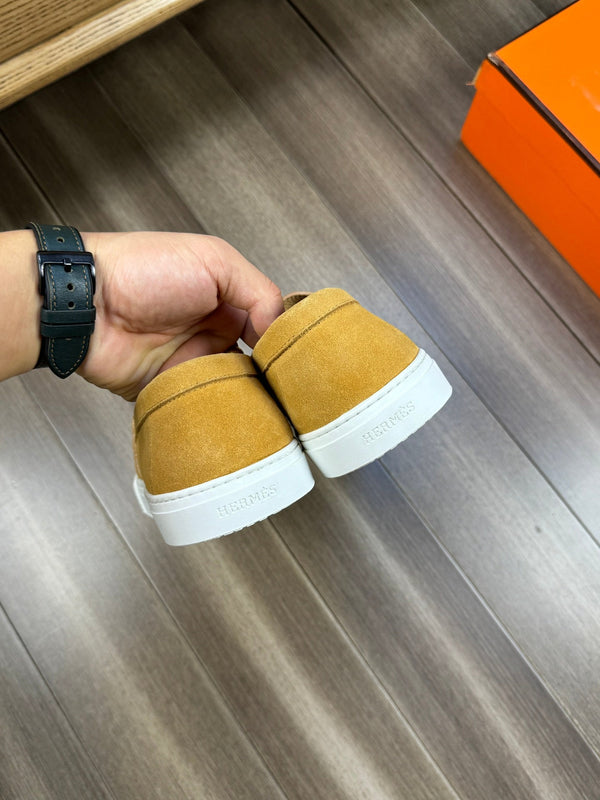 HM GAME SLIP-ON SNEAKER MUSTARD SUEDE