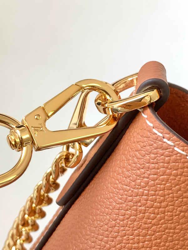 Borsa LV Lock and Walk in pelle di vacchetta marrone oro 241222