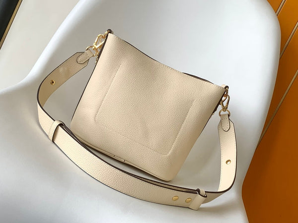 Borsa LV Lock and Walk in pelle di vacchetta color oro bianco 241224