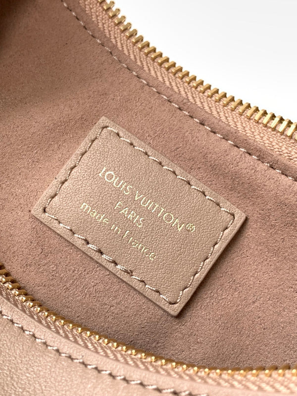 LV M25784 Pochette LV Bloom with Charm 23cm Beige Calfskin GHW