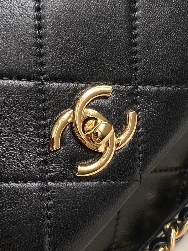 CC 26P AS6112 Flap Bag 25cm Black Quited Lambskin
