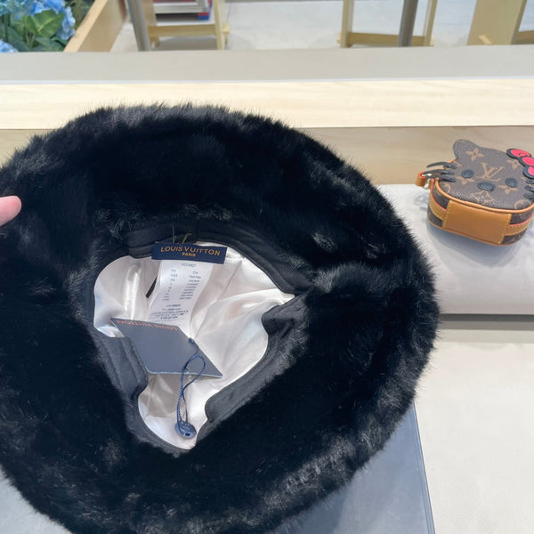 CAPPELLO DA PESCATORE IN LANA MISTA BIANCA E NERA E PELLICCIA DI CONIGLIO 409759 