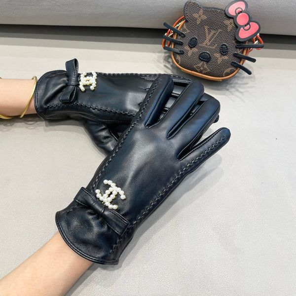 GLOVES IN BLACK LAMBSKIN 415820