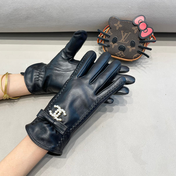 GLOVES IN BLACK LAMBSKIN 415820