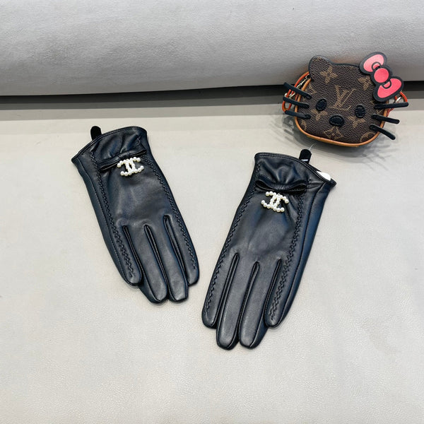 GLOVES IN BLACK LAMBSKIN 415820