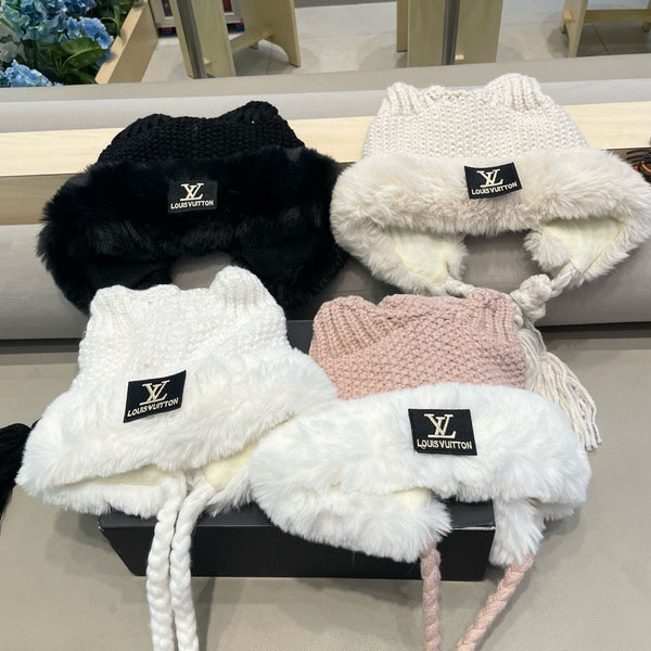BERRETTO IN MAGLIA DI LANA NERA CON ORECCHIE DI GATTO GIAPPONESE 421256