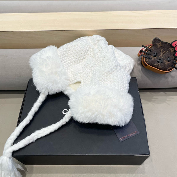BERRETTO IN MAGLIA DI LANA BIANCA CON ORECCHIE DI GATTO GIAPPONESE 421259 