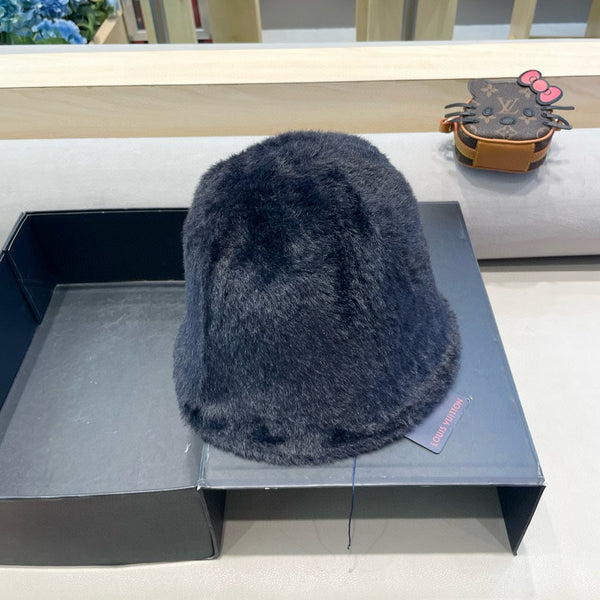 CAPPELLO A SECCHIELLO IN PELLICCIA DI CONIGLIO NERO 421260