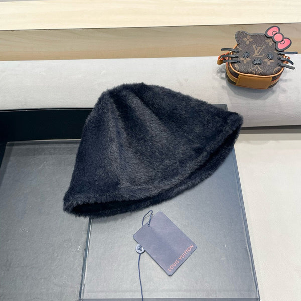 CAPPELLO A SECCHIELLO IN PELLICCIA DI CONIGLIO NERO 421260