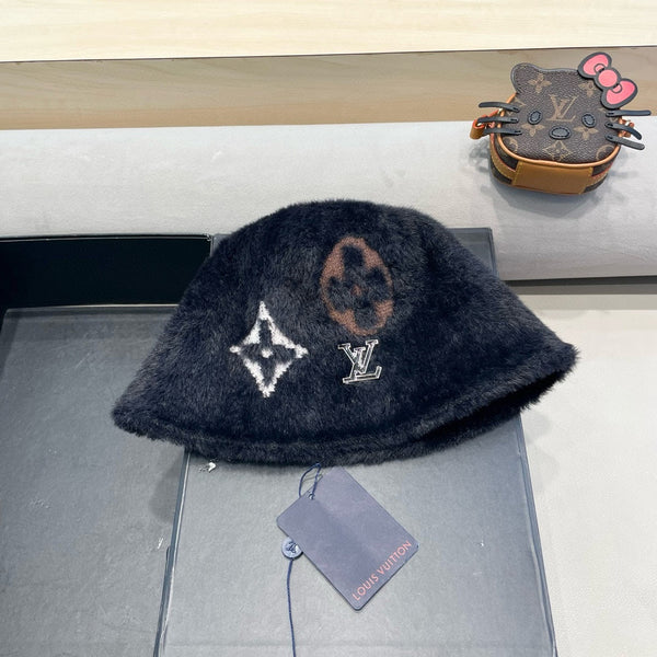CAPPELLO A SECCHIELLO IN PELLICCIA DI CONIGLIO NERO 421260