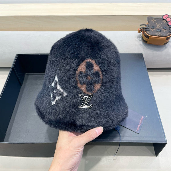 CAPPELLO A SECCHIELLO IN PELLICCIA DI CONIGLIO NERO 421260