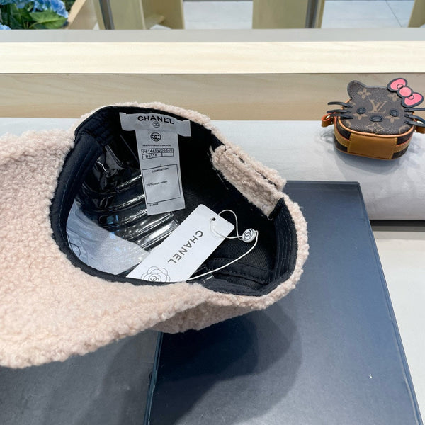 CAPPELLO DA BASEBALL IN PELLICCIA DI AGNELLO ROSA CHIARO 424252 
