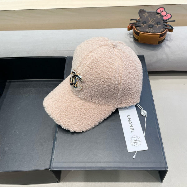 CAPPELLO DA BASEBALL IN PELLICCIA DI AGNELLO ROSA CHIARO 424252 