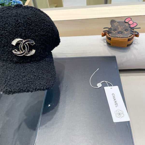CAPPELLO DA BASEBALL IN PELLICCIA DI AGNELLO NERA 424253 